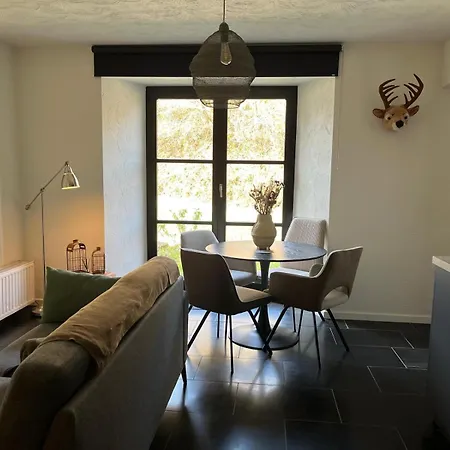 Gezellig Met Terras In Het